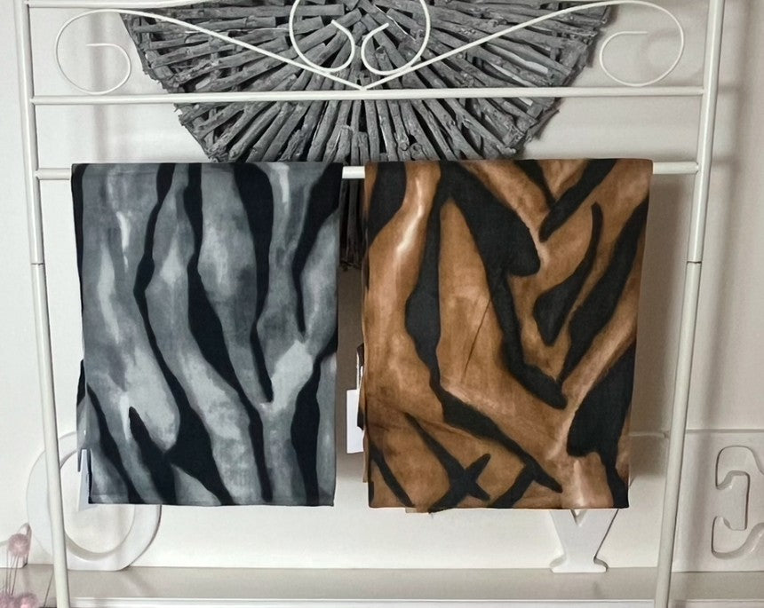 Scarf-animal print
