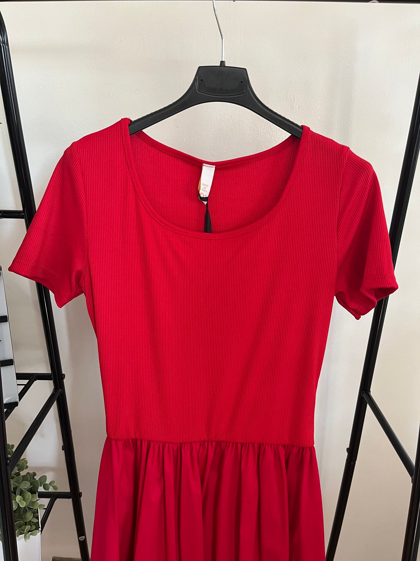 Red capped sleeve ribbed dress